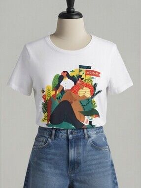 Vintage Style Old Navy "Powerful Like A Woman" Tee - Size L